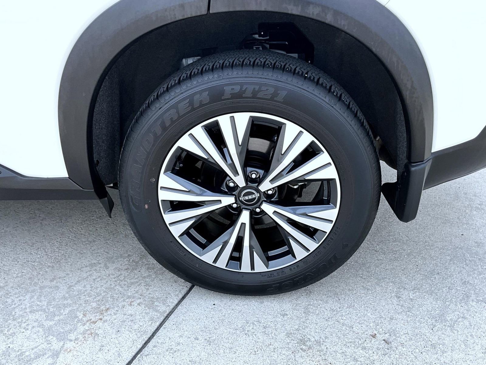 Used 2022 Nissan Rogue SV image 23