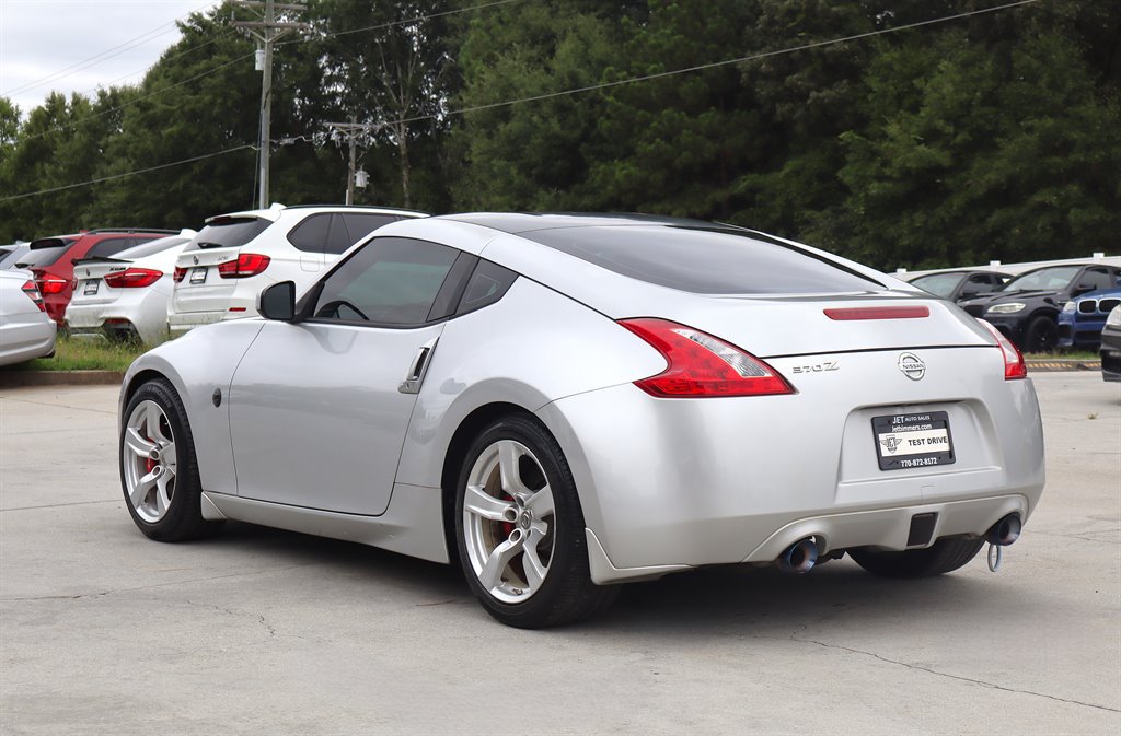 Used 2012 Nissan 370Z Coupe RWD image 5