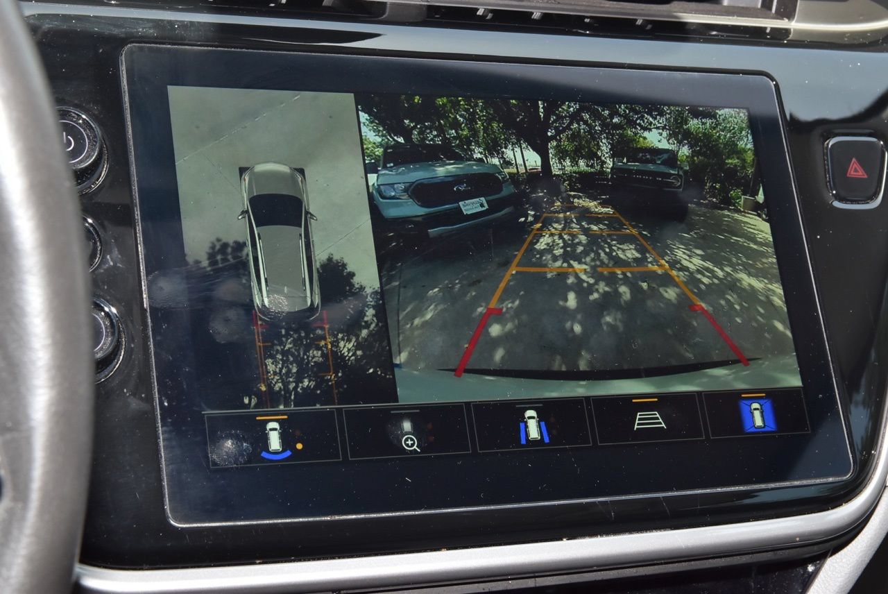 Used 2023 Chevrolet Bolt EUV Premier w/ Sun & Sound Package FWD image 27