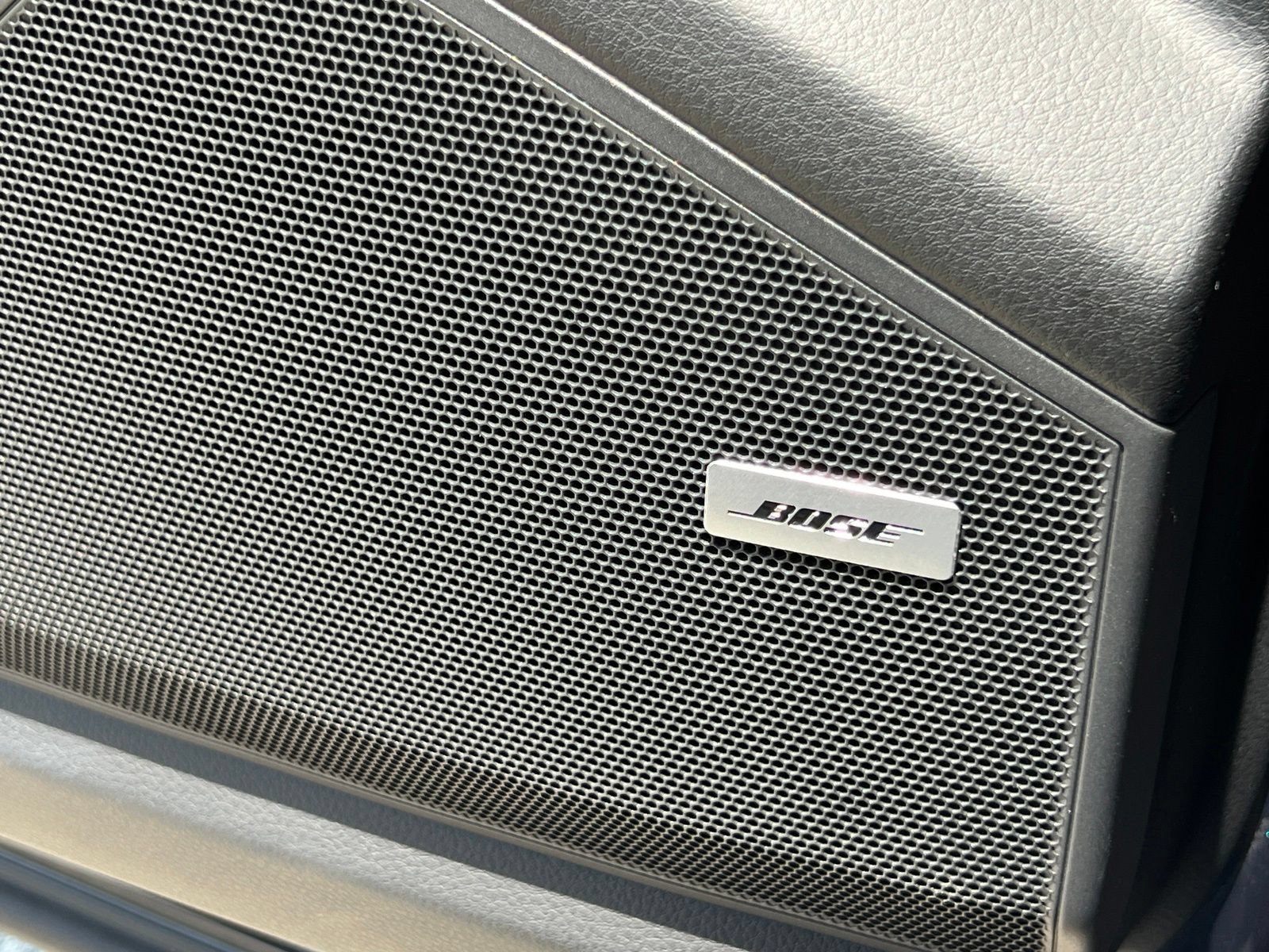 Certified 2024 Porsche Cayenne Coupe AWD/4WD image 37