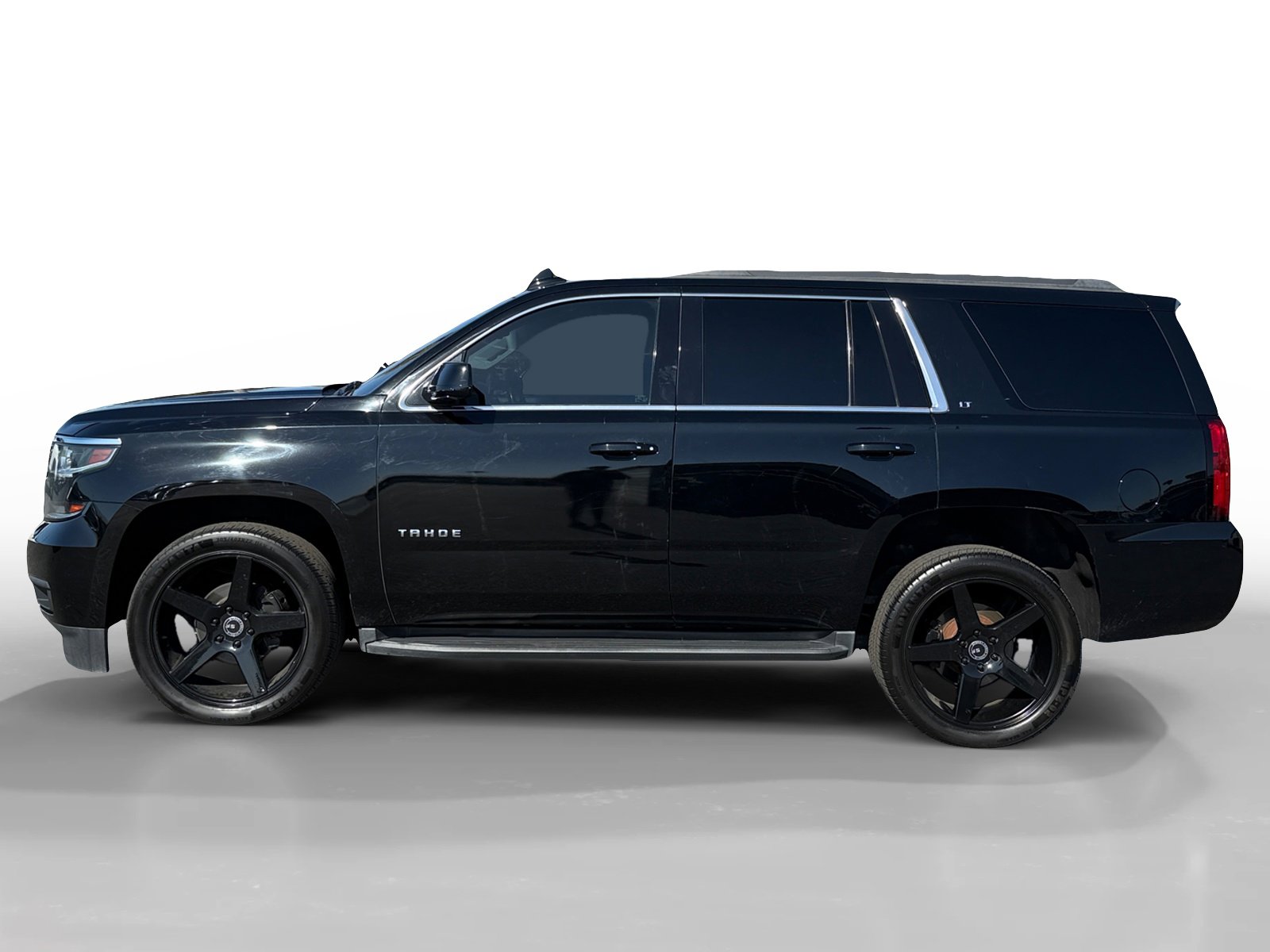 Used 2019 Chevrolet Tahoe LT w/ Luxury Package image 2