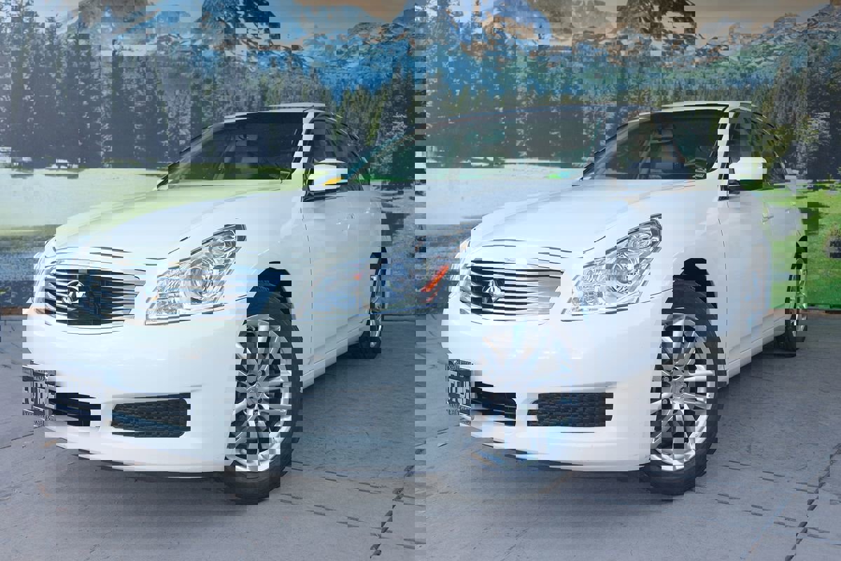 Used 2009 INFINITI G37 Journey w/ Premium Pkg