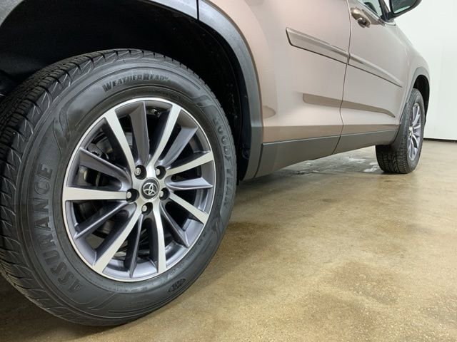 Used 2019 Toyota Highlander XLE w/ Protection Package #3 image 9