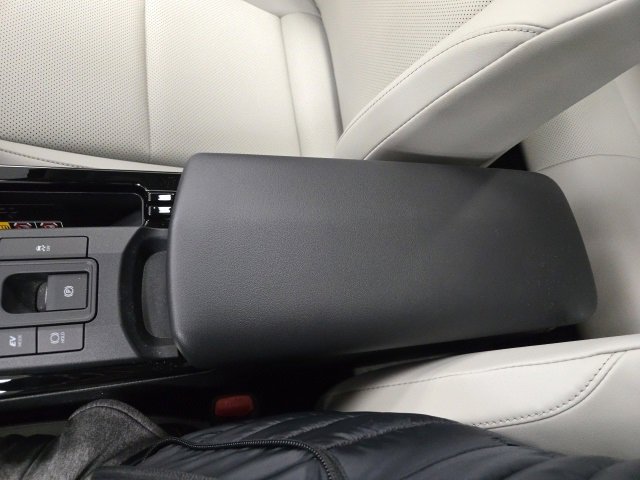 New 2026 Toyota Prius XLE image 25