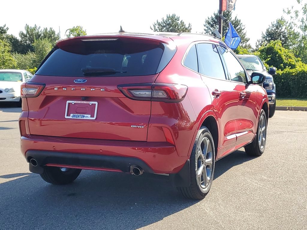 Certified 2024 Ford Escape ST-Line w/ Tech Pack #1 AWD/4WD image 4