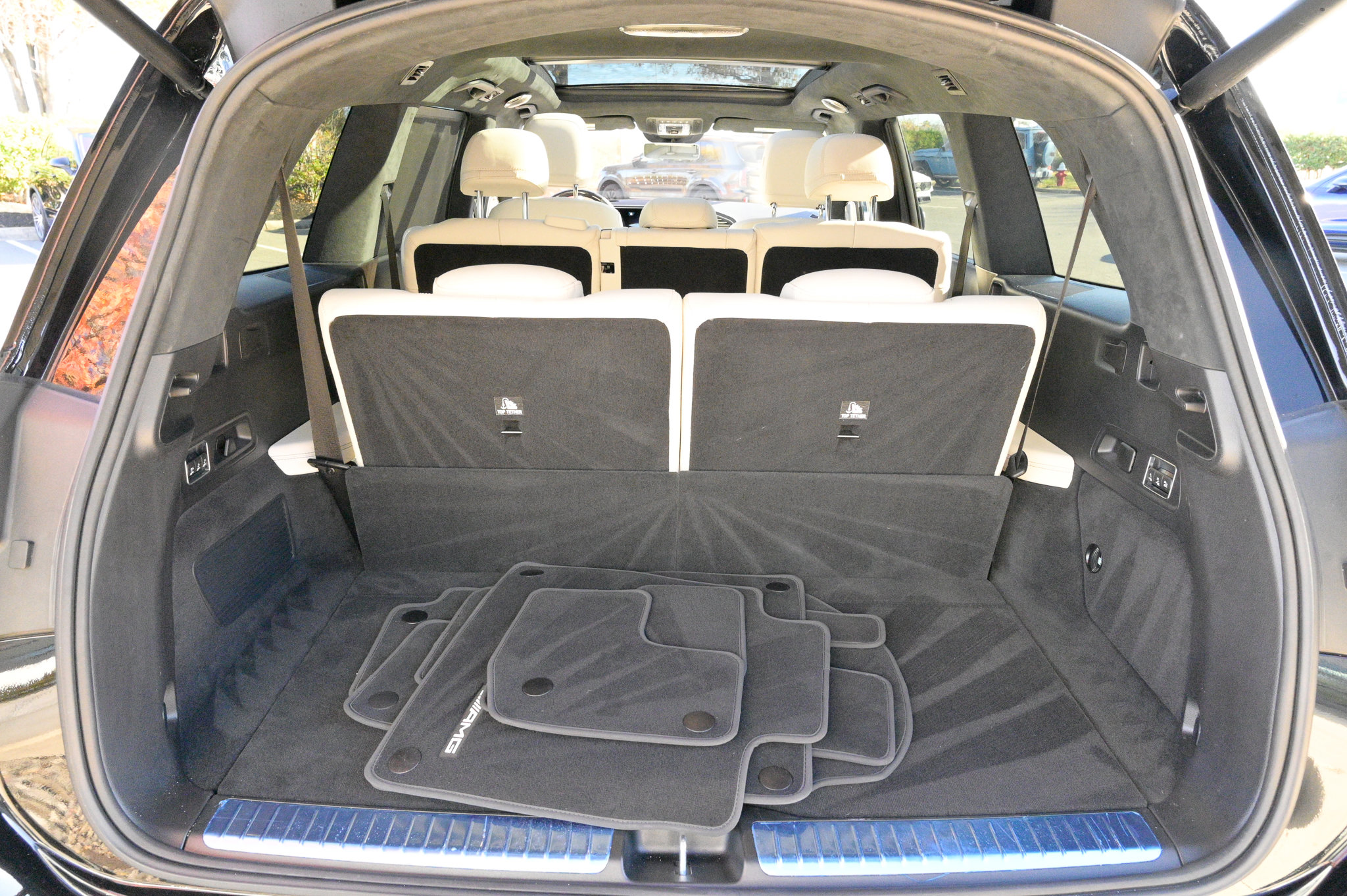 Used 2025 Mercedes-Benz GLS 63 AMG 4MATIC image 45