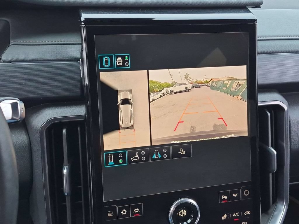 Used 2025 GMC Acadia AT4 AWD/4WD image 15
