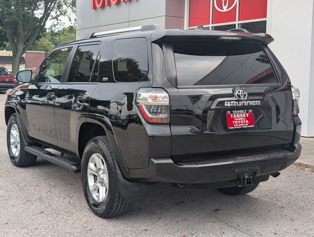 Certified 2020 Toyota 4Runner SR5 Premium w/ Moonroof Package AWD/4WD image 4