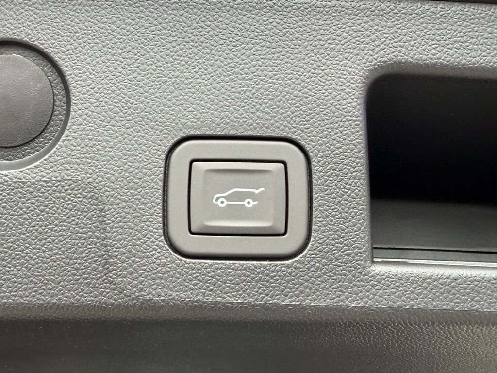 New 2026 GMC Terrain Elevation w/ Technology Package II FWD image 13