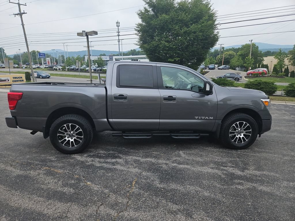 Used 2024 Nissan Titan SV w/ SV Convenience Package AWD/4WD image 7