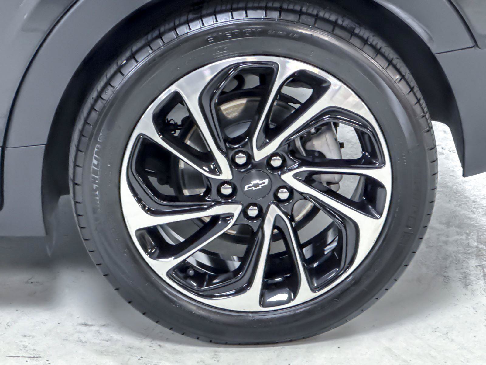 Used 2022 Chevrolet Bolt EUV Premier w/ Sun & Sound Package FWD image 24