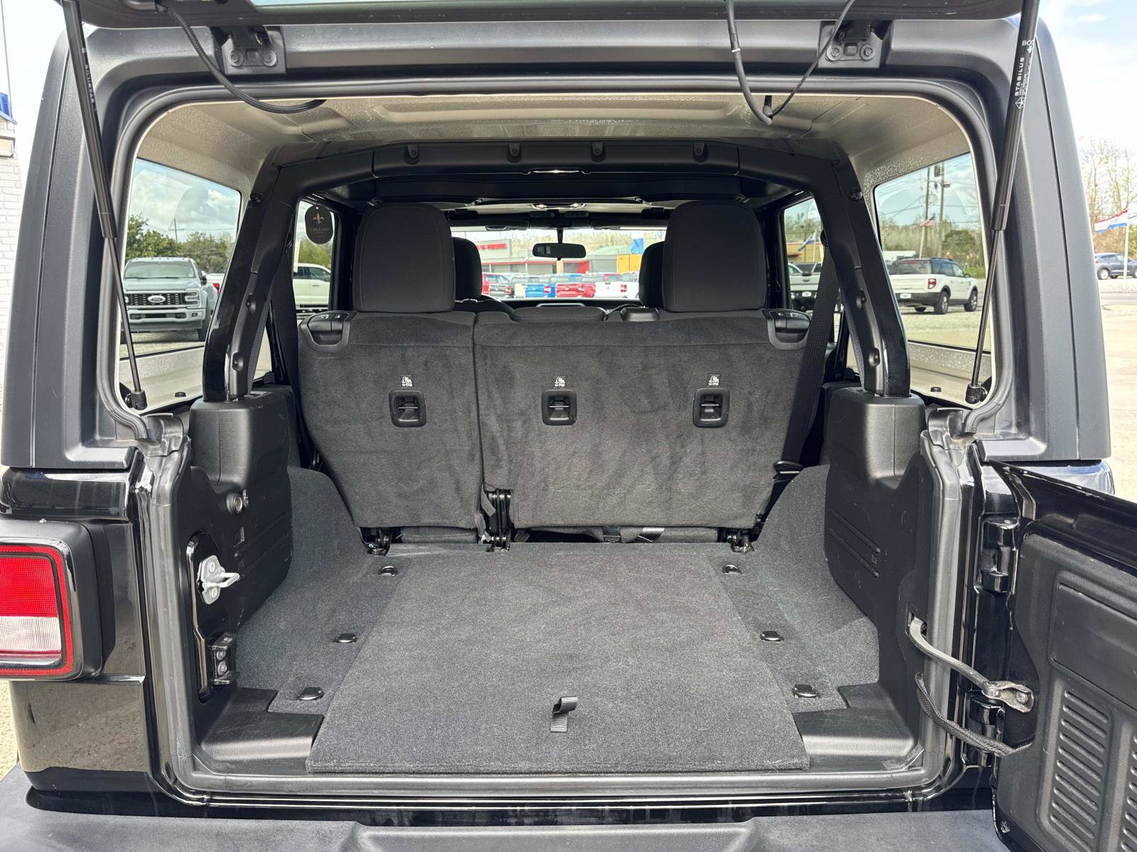 Used 2022 Jeep Wrangler Unlimited Sport image 8