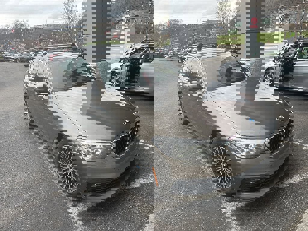 Used 2017 BMW 530i xDrive image 2