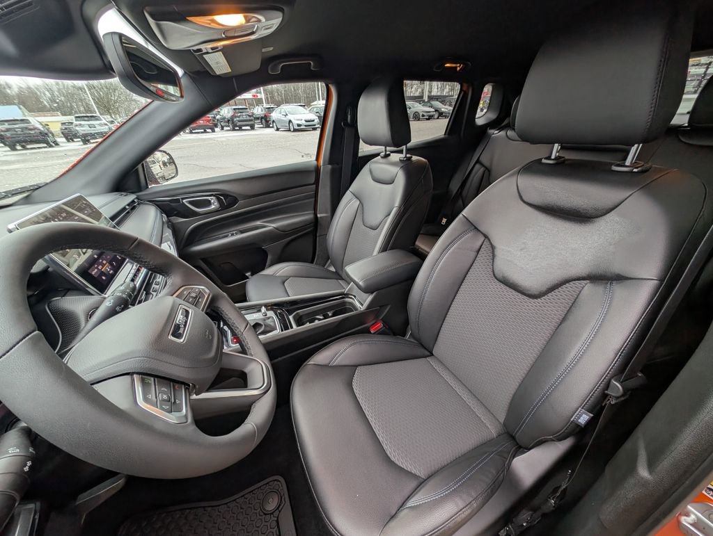 New 2026 Jeep Compass Latitude image 14