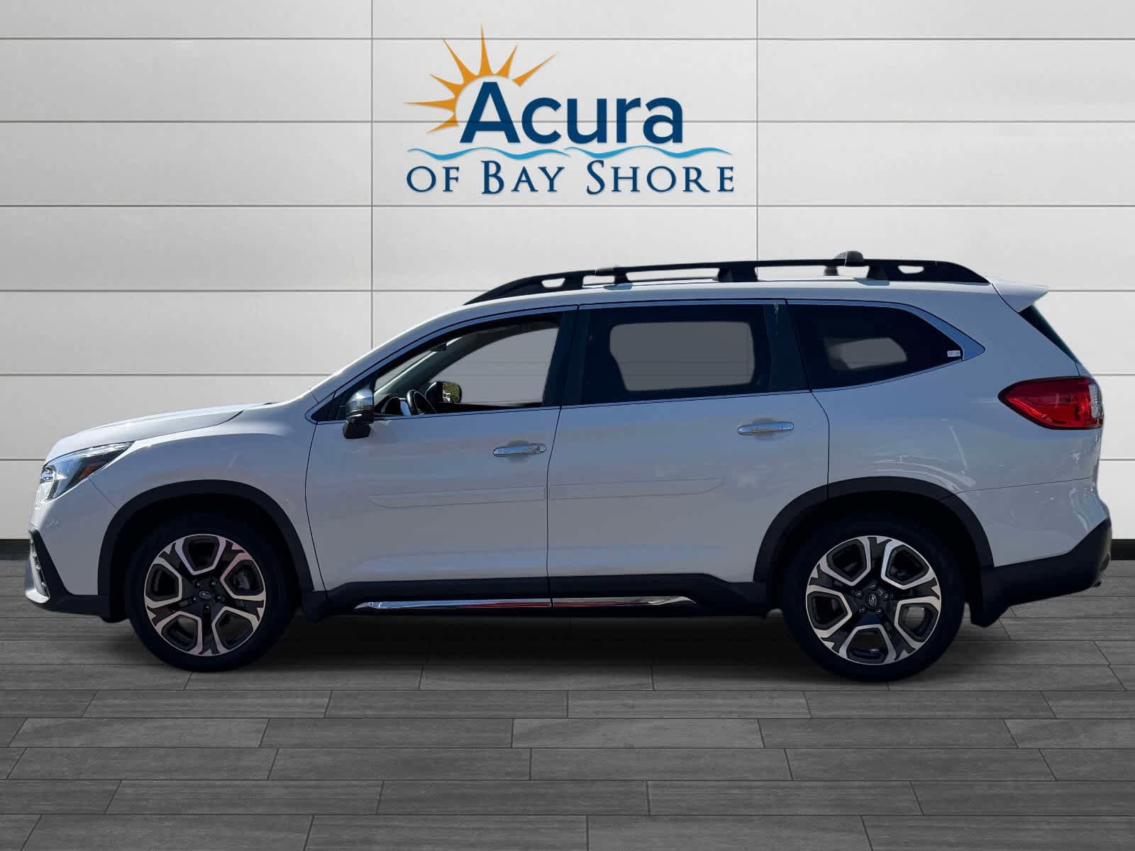 Used 2023 Subaru Ascent Touring AWD/4WD image 4