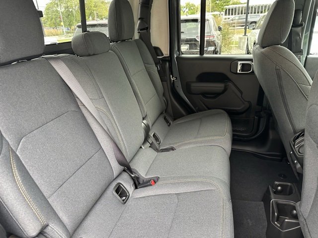 New 2025 Jeep Gladiator Willys image 18