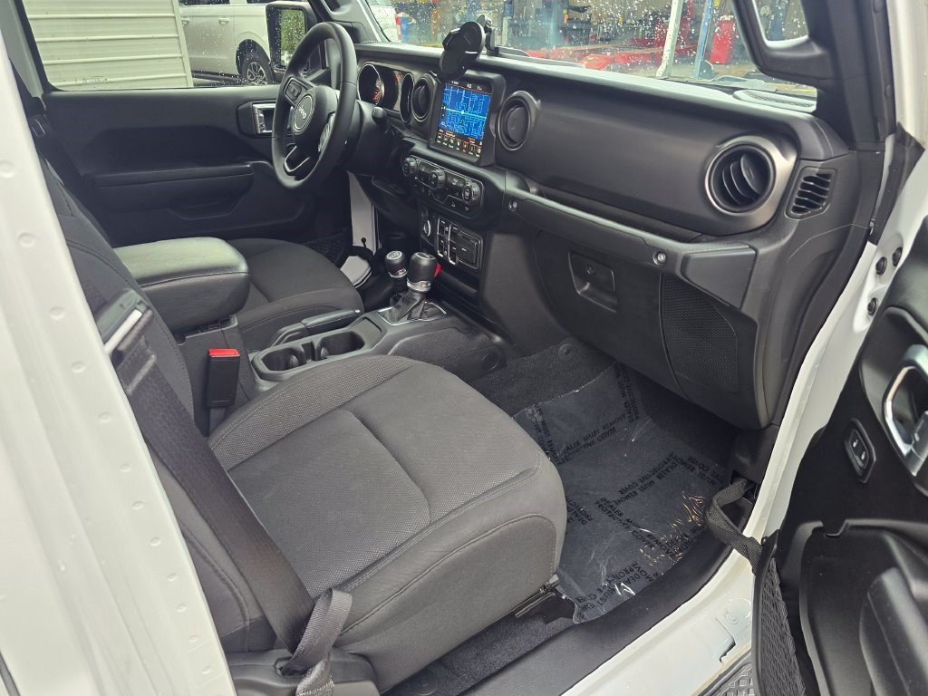 Used 2023 Jeep Gladiator Sport AWD/4WD image 35