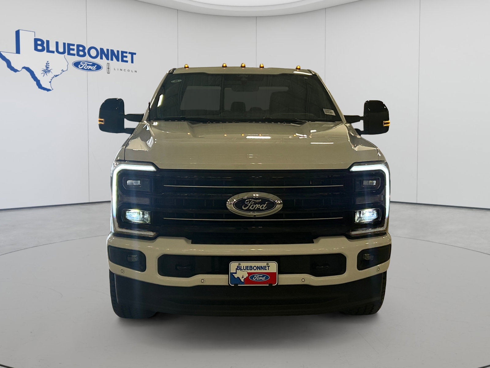 Used 2025 Ford F250 Platinum AWD/4WD image 2