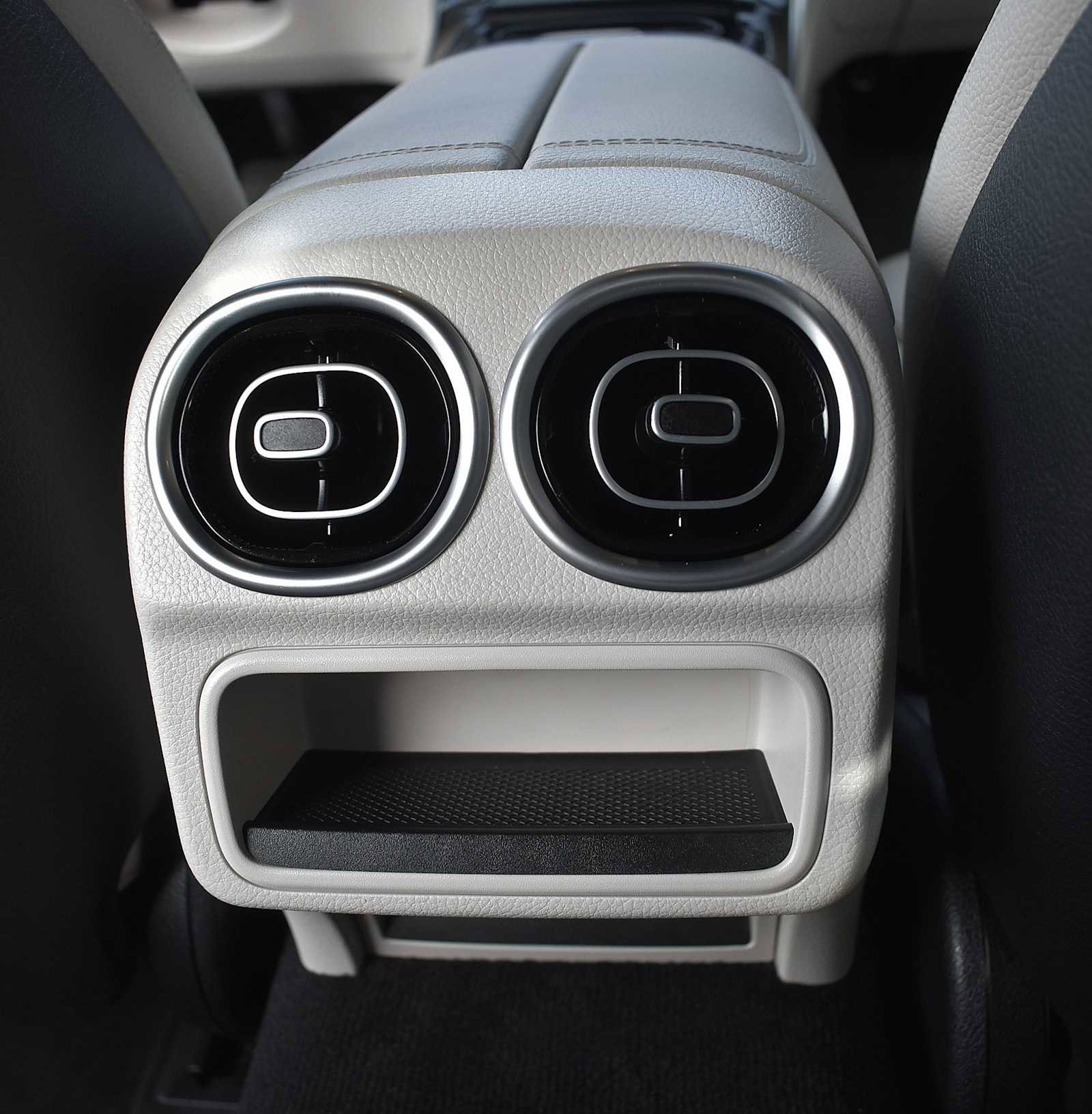 Used 2025 Mercedes-Benz C 300 4MATIC Sedan image 11