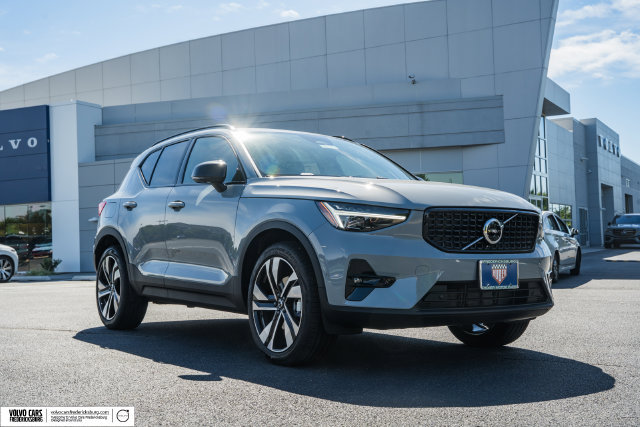 New 2026 Volvo XC40 B5 Ultra w/ Protection Package Premier AWD/4WD image 1