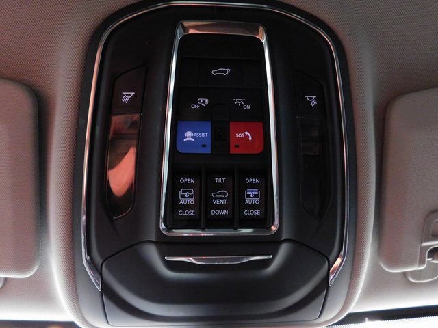 Used 2023 Jeep Grand Cherokee 4WD 4xe image 45