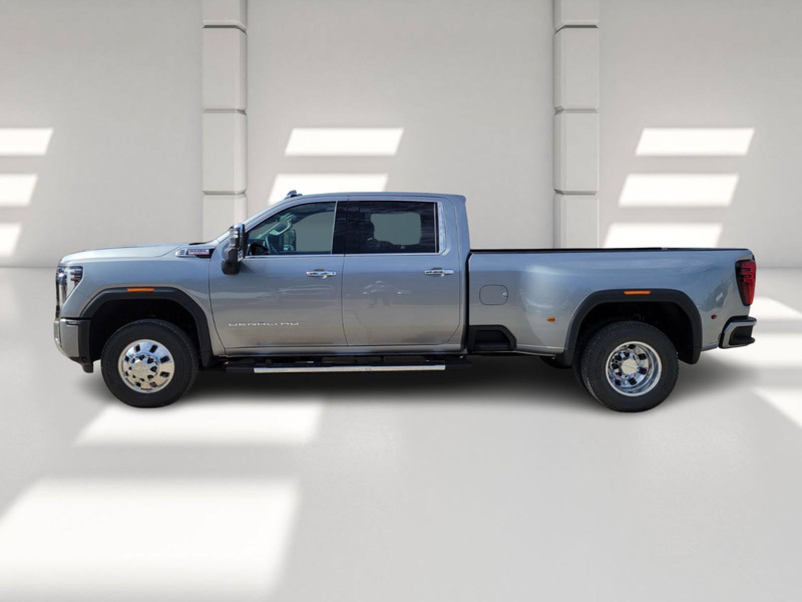 New 2026 GMC Sierra 3500 Denali w/ Denali Reserve Package image 4