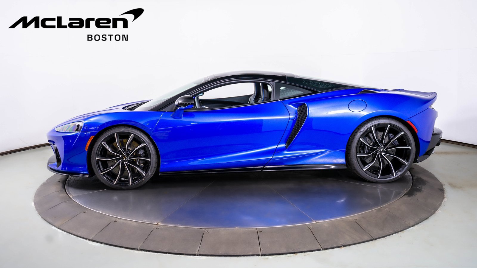 New 2025 McLaren GTS image 2