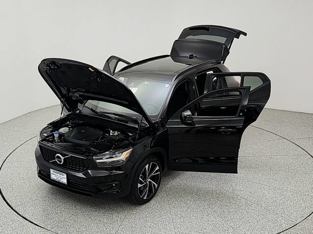 Used 2019 Volvo XC40 T5 R-Design AWD/4WD image 38