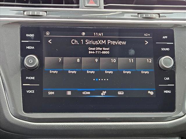 Used 2023 Volkswagen Tiguan SE w/ Panoramic Sunroof Package FWD image 18