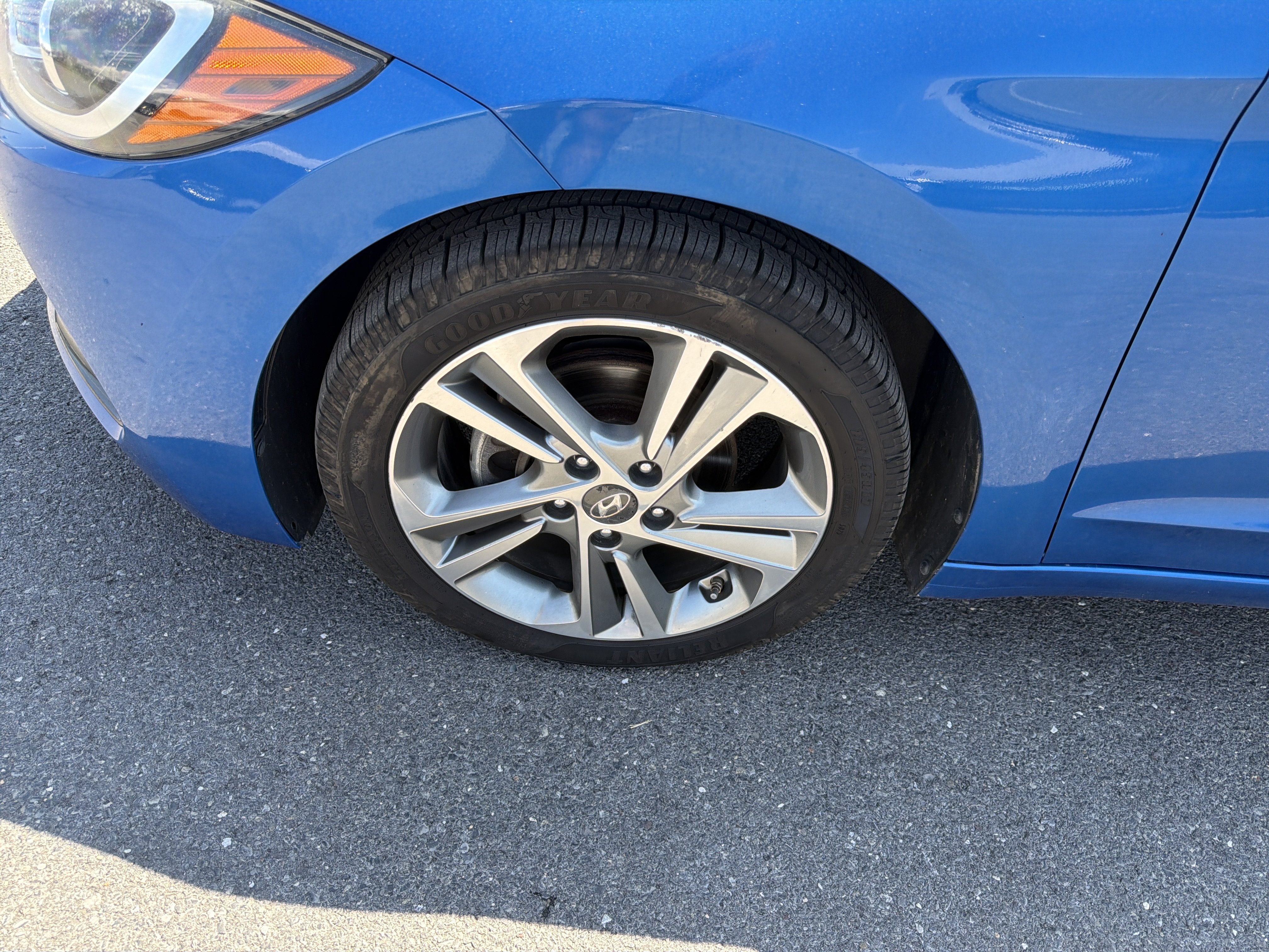 Used 2018 Hyundai Elantra Limited w/ Limited Ultimate Package 02 FWD image 11