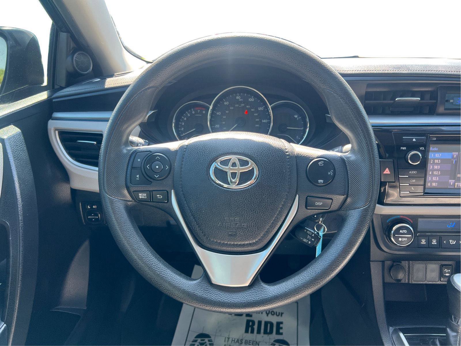 Used 2016 Toyota Corolla LE FWD image 17