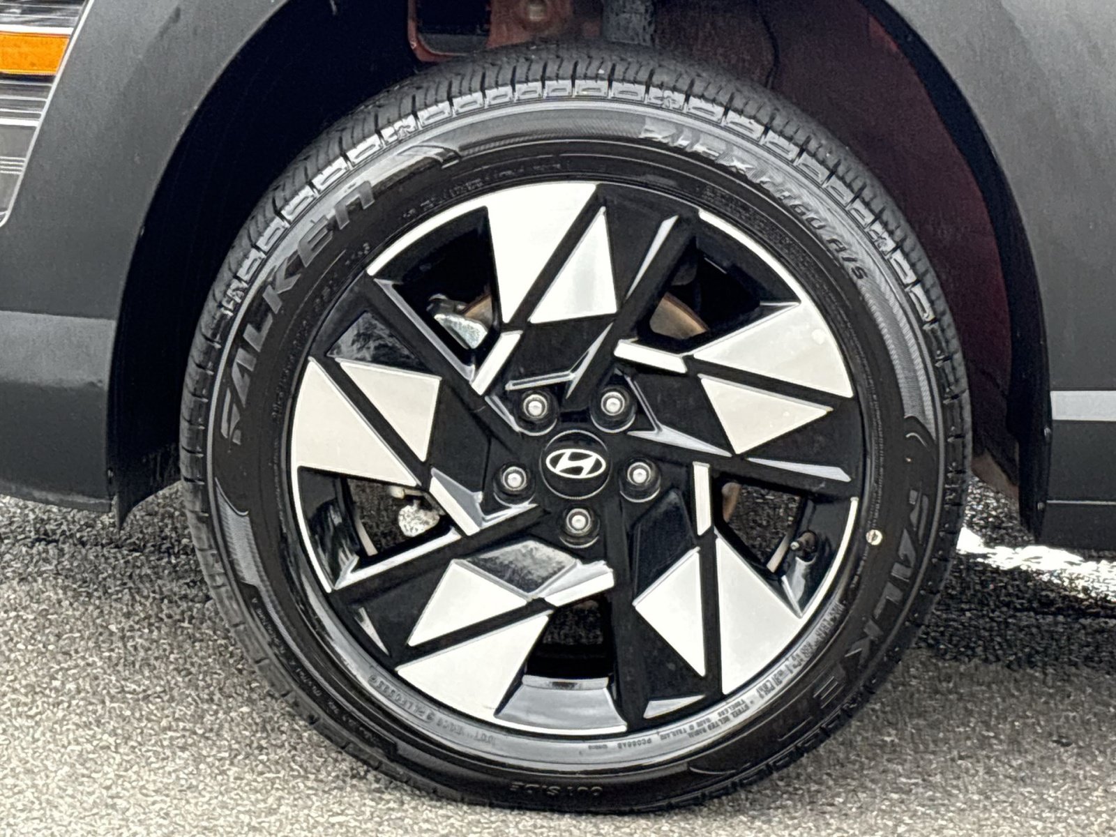 Certified 2025 Hyundai Kona SEL AWD/4WD image 12