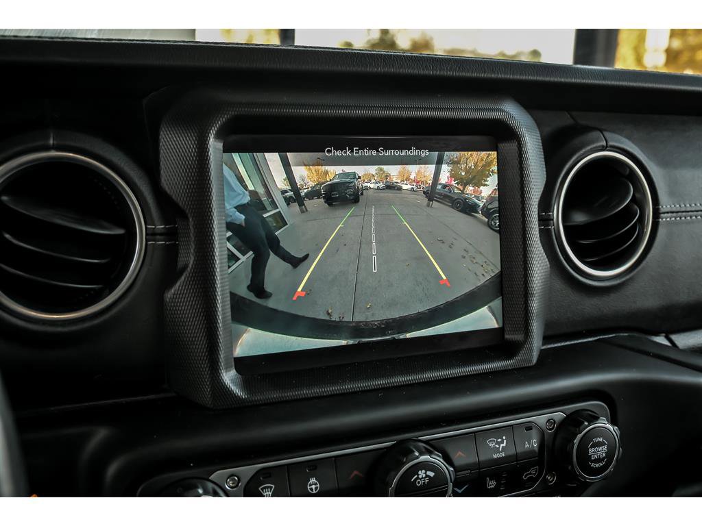 Used 2020 Jeep Wrangler Unlimited Sahara image 20