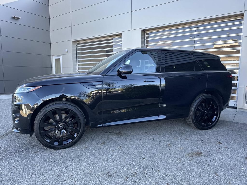 Certified 2025 Land Rover Range Rover Sport Dynamic SE AWD/4WD image 3