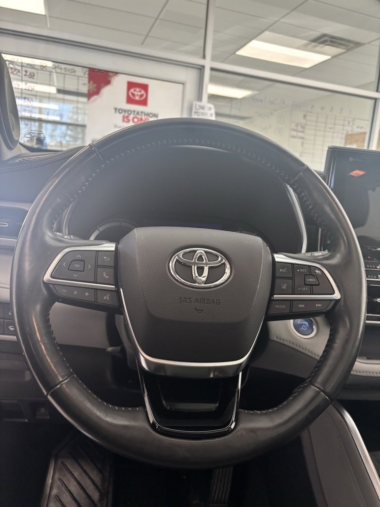 Certified 2021 Toyota Highlander Platinum image 16