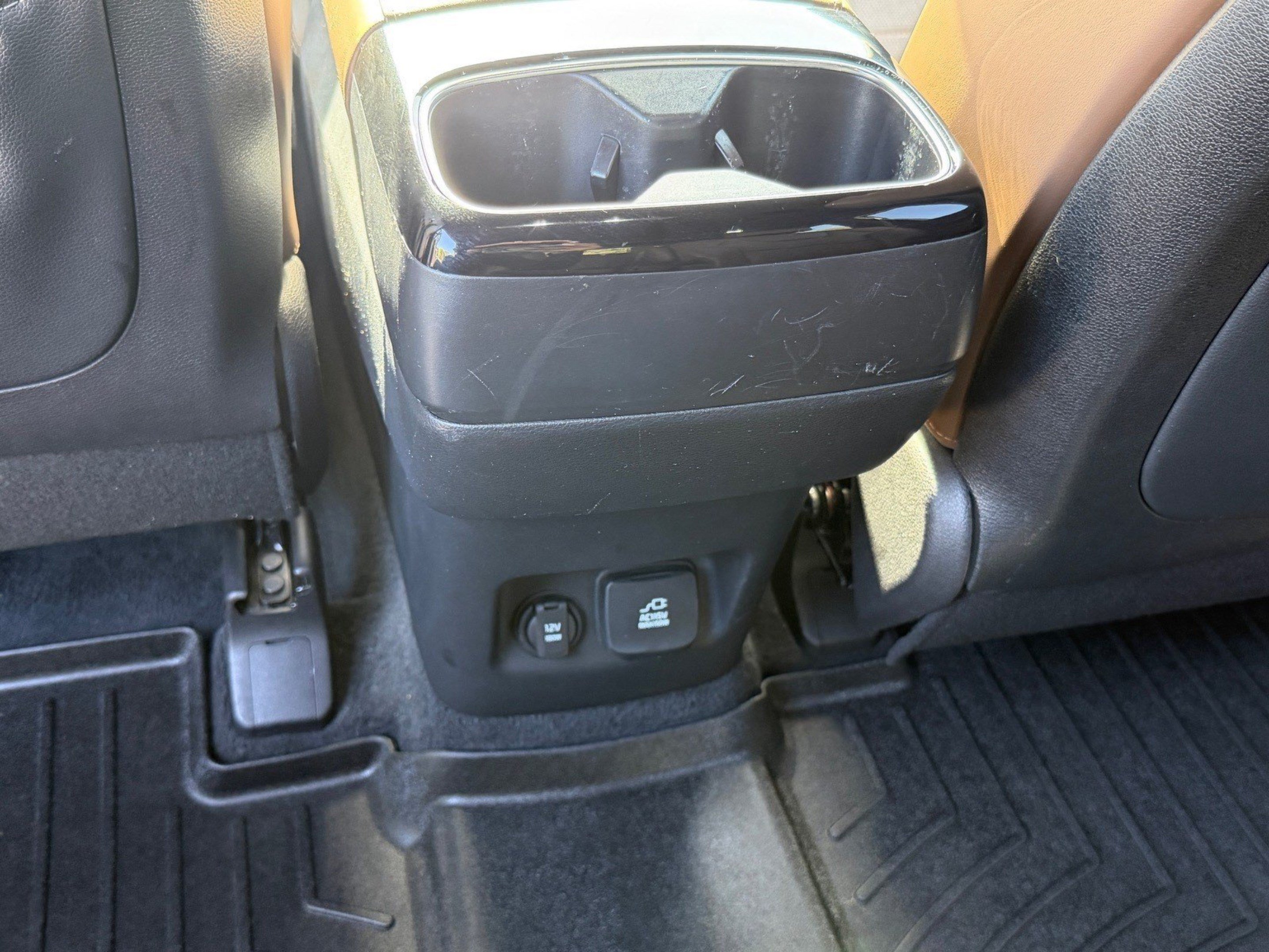 Used 2022 Kia Telluride SX w/ SX Prestige Package AWD/4WD image 19