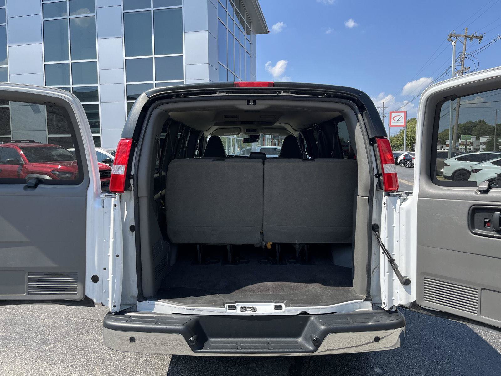 Used 2022 Chevrolet Express 2500 LS w/ Driver Convenience Package RWD image 9