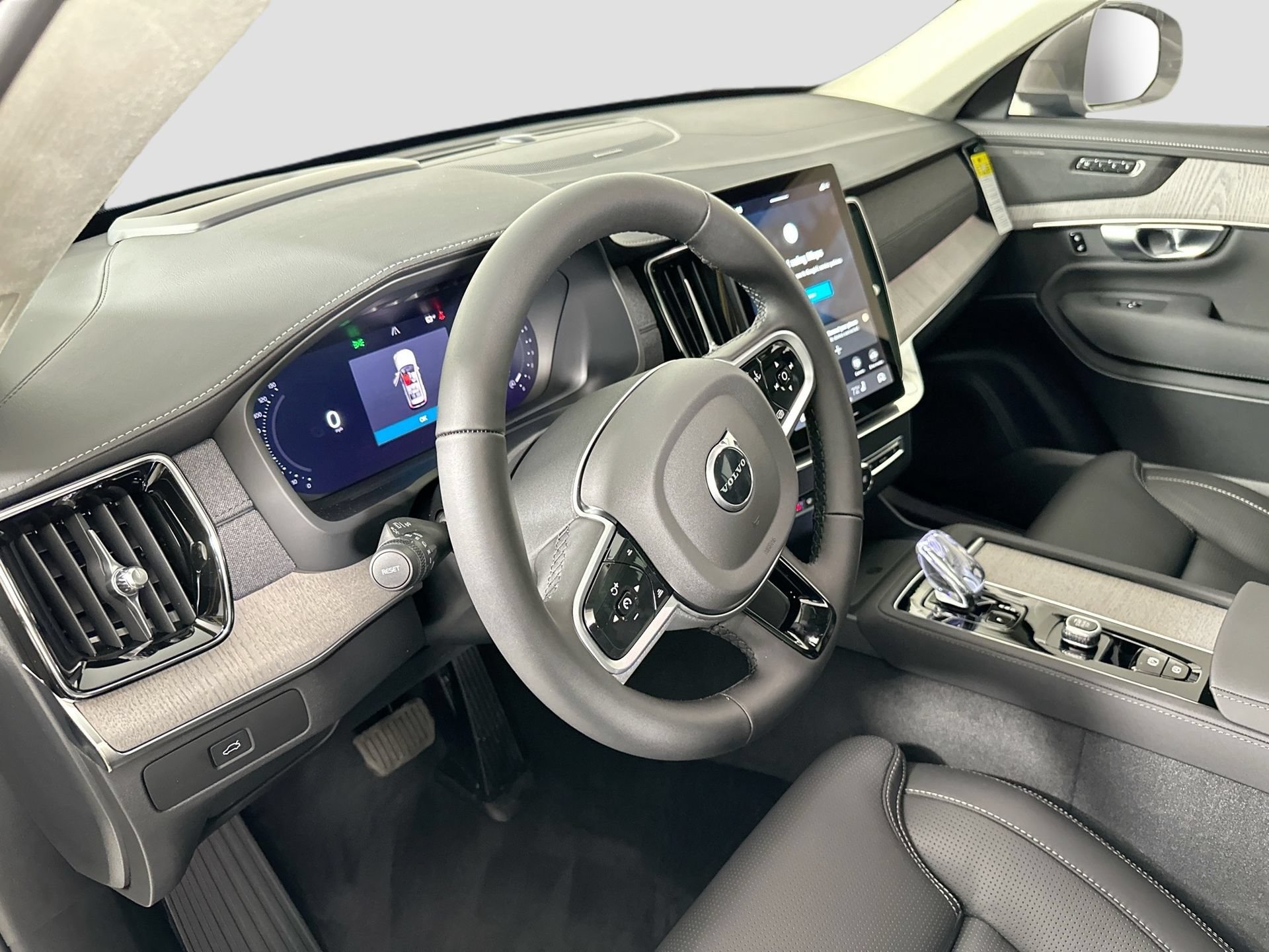 New 2026 Volvo XC90 B6 Ultra w/ Lounge Package AWD/4WD image 9