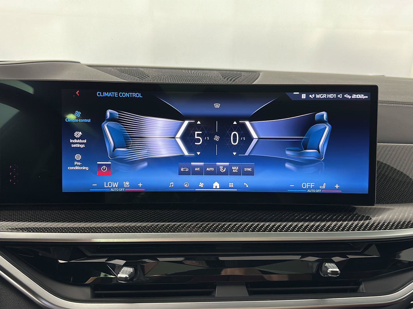 Used 2024 BMW X6 M60i AWD/4WD image 21