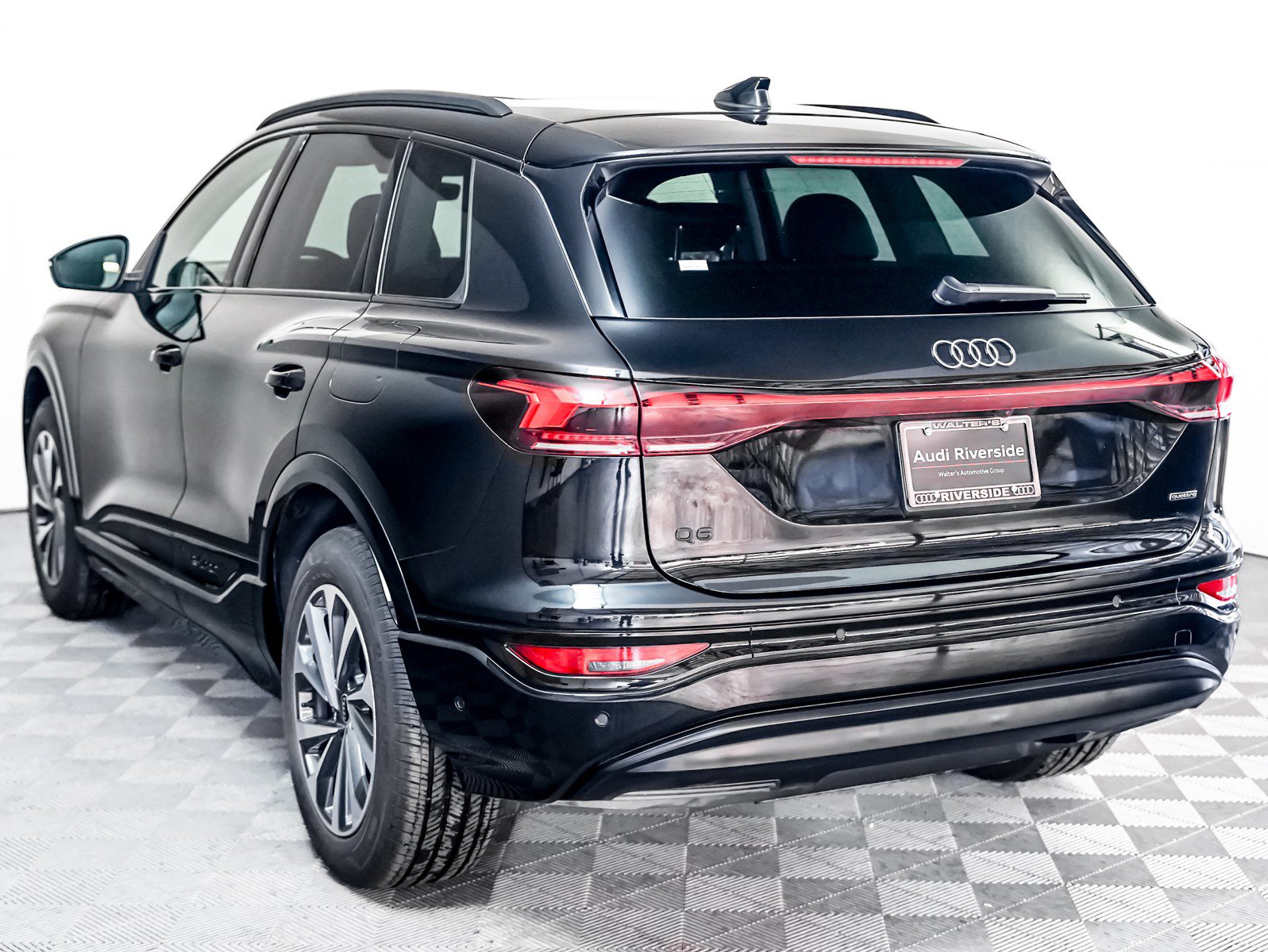 Certified 2025 Audi Q6 e-tron Premium Plus w/ Premium Plus image 2