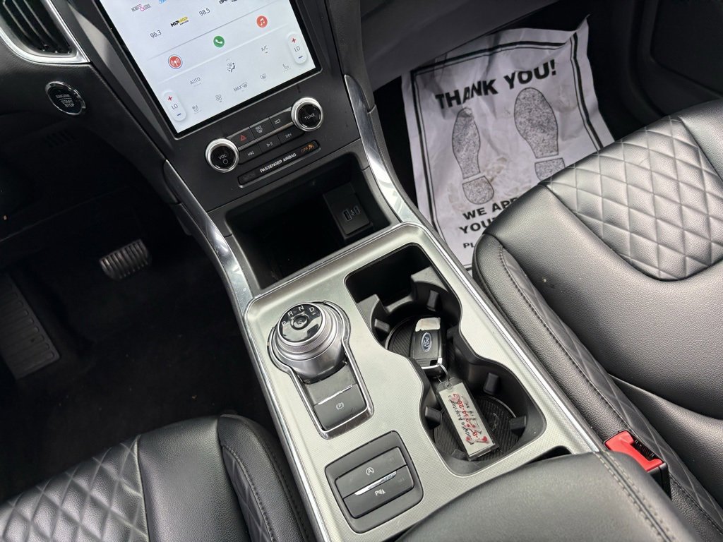 Used 2024 Ford Edge Titanium image 33