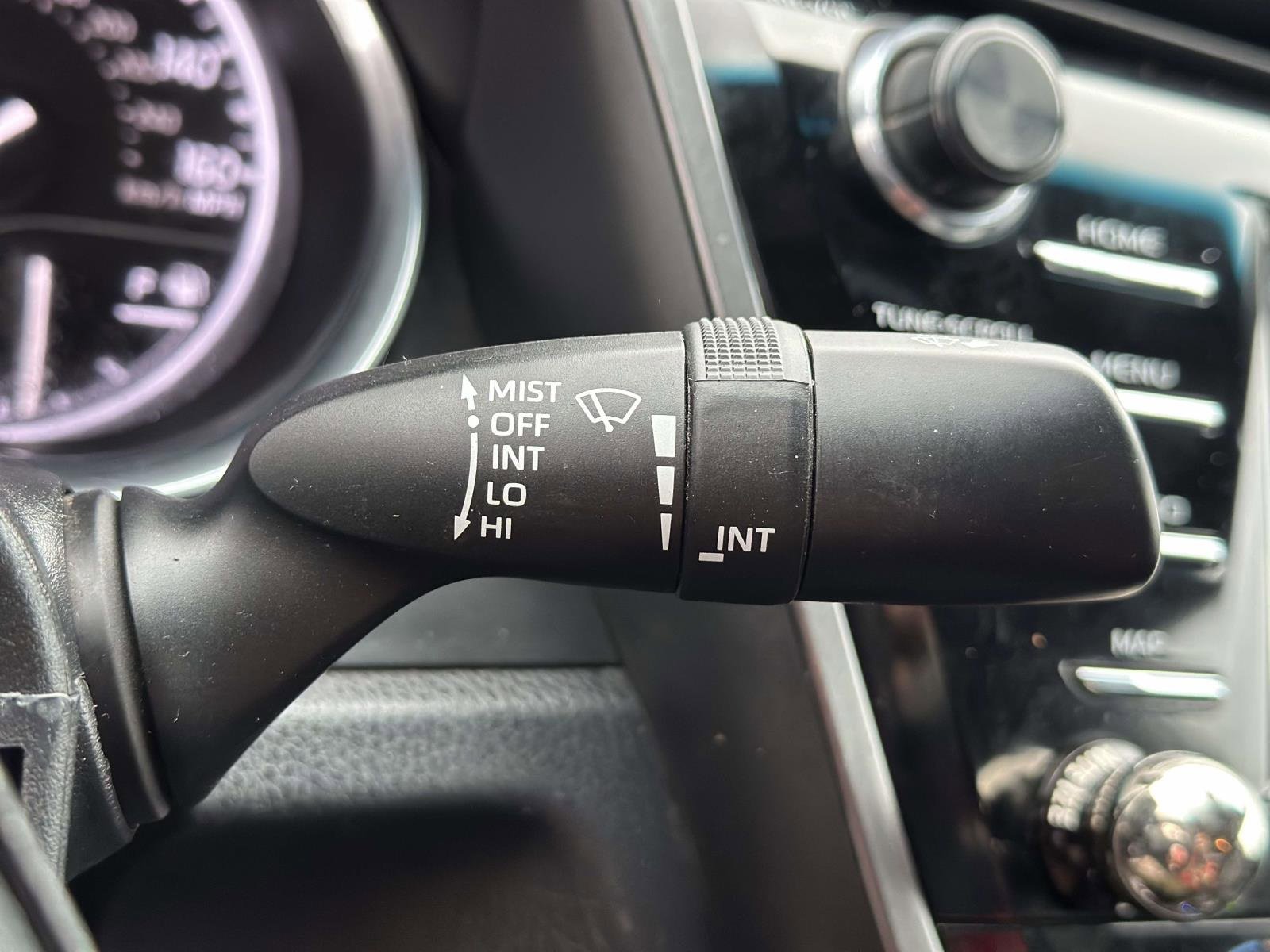 Used 2020 Toyota Camry SE image 16