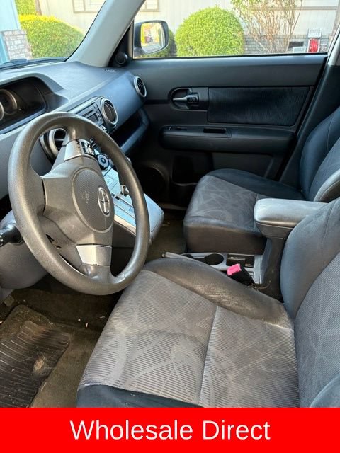 Used 2011 Scion xB FWD image 9