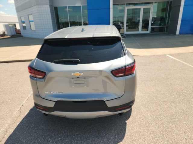 Used 2025 Chevrolet Blazer LT AWD/4WD image 12