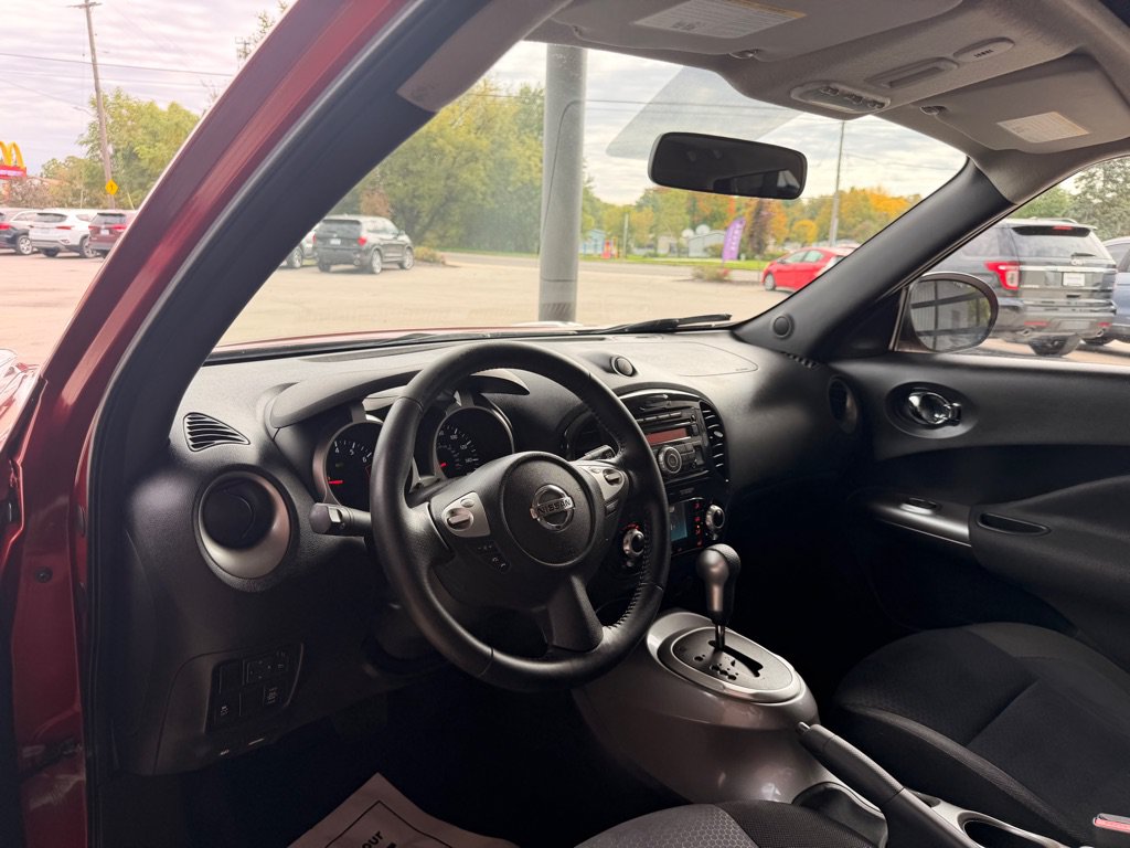 Used 2012 Nissan Juke SV AWD/4WD image 9