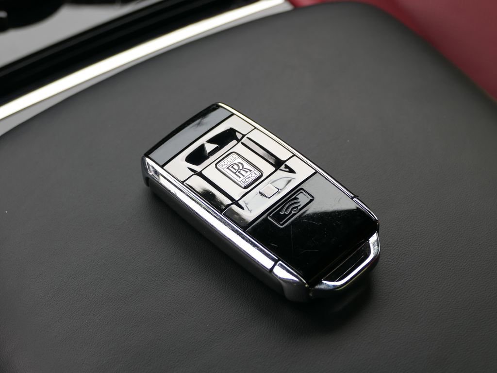 Used 2022 Rolls-Royce Cullinan AWD/4WD image 39