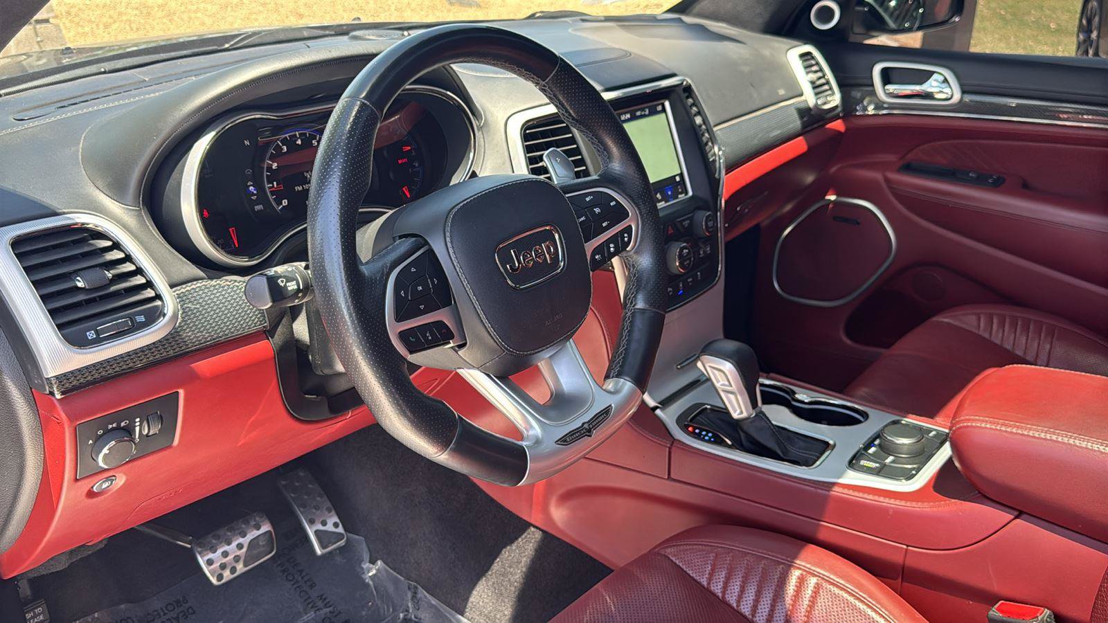 Used 2018 Jeep Grand Cherokee Trackhawk AWD/4WD image 19