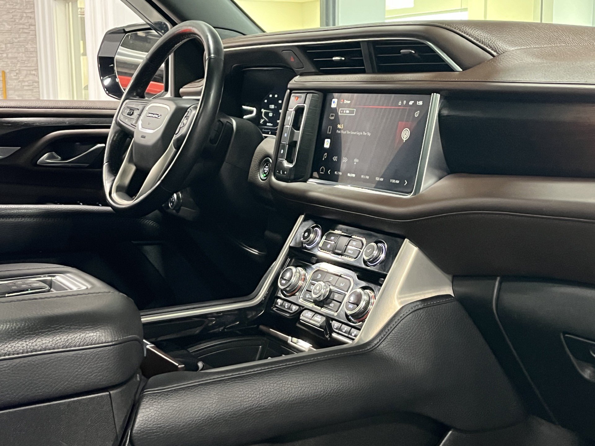 Certified 2022 GMC Yukon Denali AWD/4WD image 9