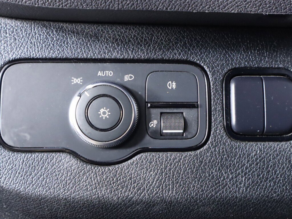 Used 2019 Mercedes-Benz Sprinter 144 image 10