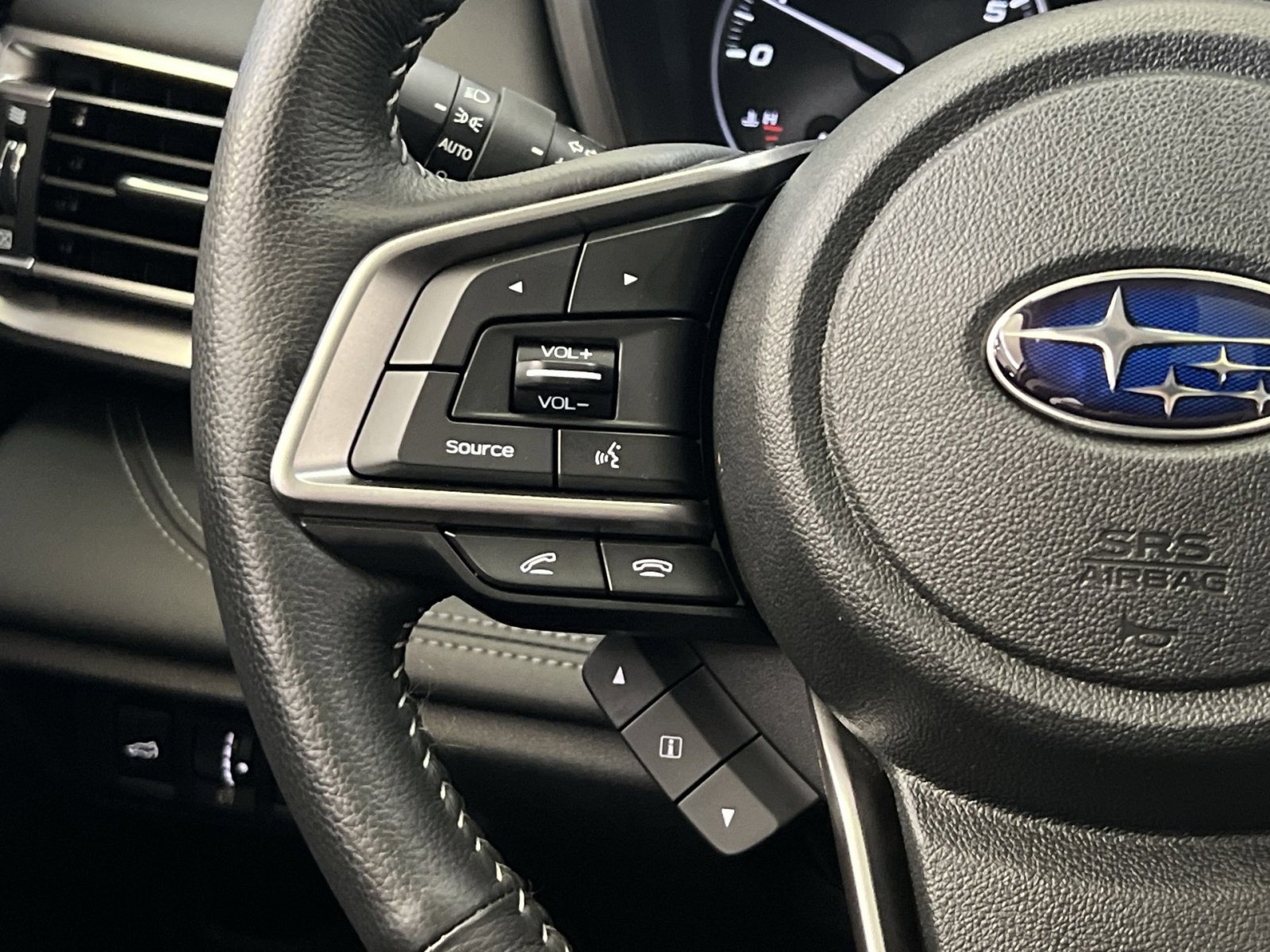 Used 2022 Subaru Outback Limited image 32